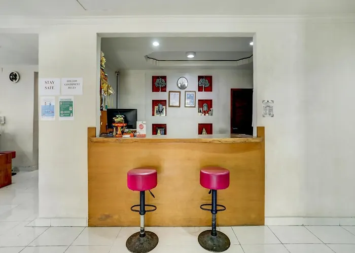 Oyo 3950 The Ratna Hotel 2*