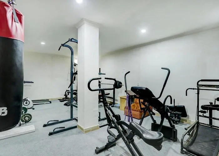 Hotel Oyo 3950 The Ratna