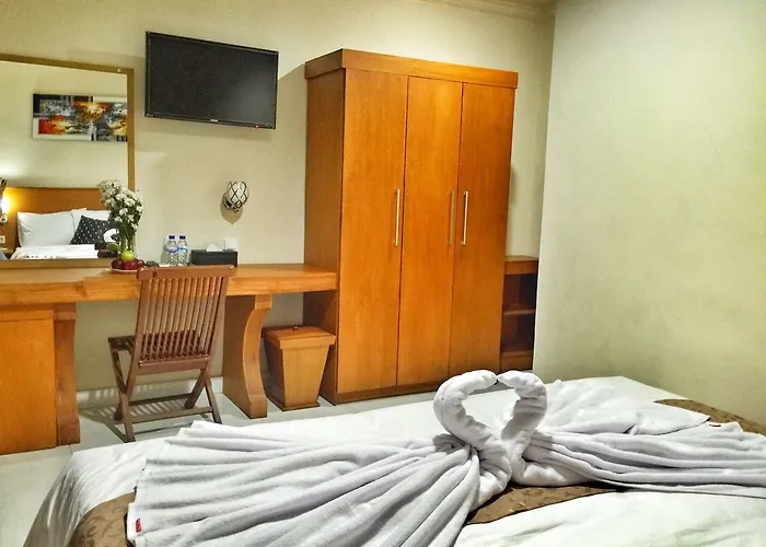 Hotel Oyo 3950 The Ratna 2*