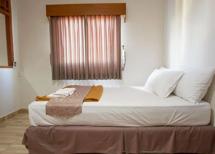 Hotel Oyo 3950 The Ratna 2*