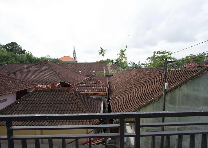 Oyo 3950 The Ratna Hotel Kuta (Bali)